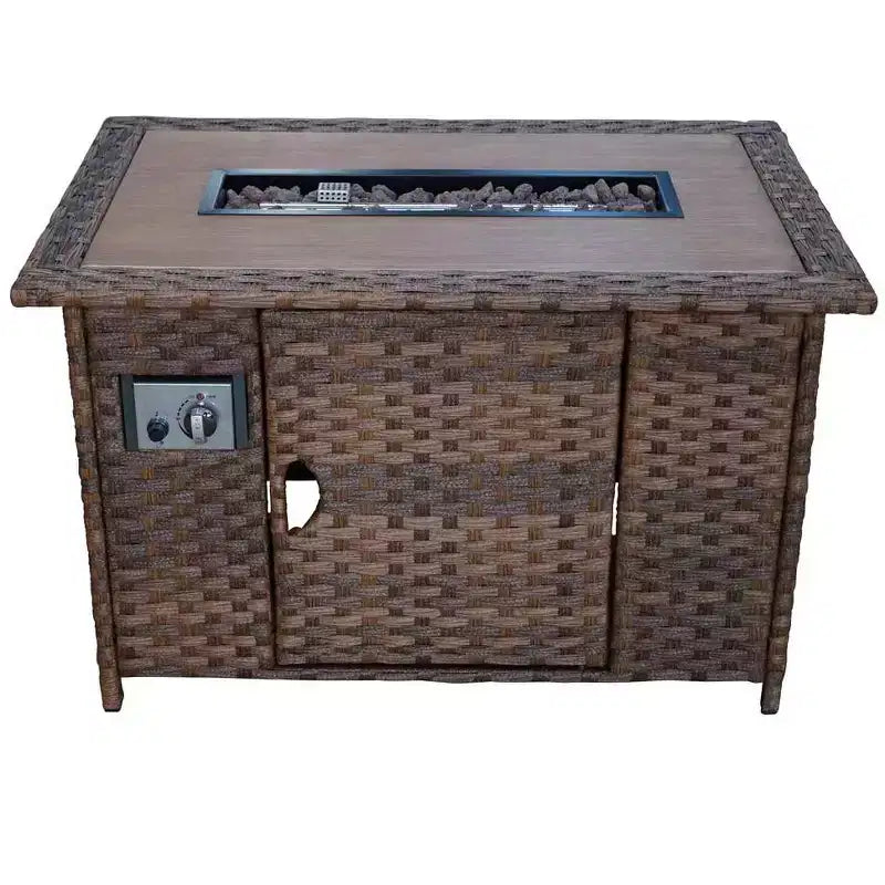 Canapé 5 places Courtyard Casual Costa Mesa – Marron Un canapé, deux fauteuils, une table d'appoint et un foyer avec cadre en tissu Poly teint dans la masse