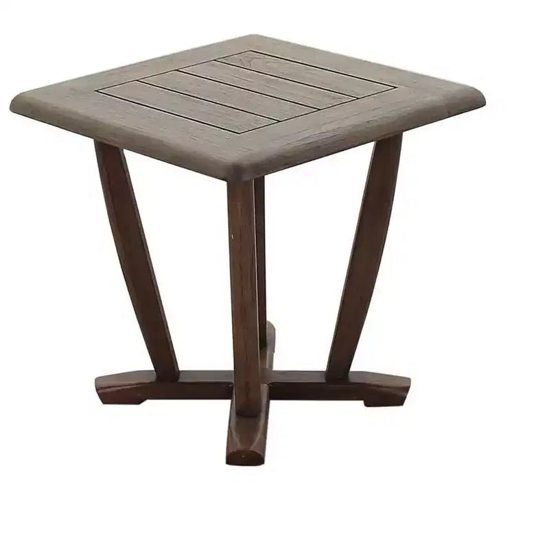 Ensemble de conversation Courtyard Casual Avalon en teck FSC 3 pièces comprenant : deux fauteuils de club et une table d'appoint carrée.