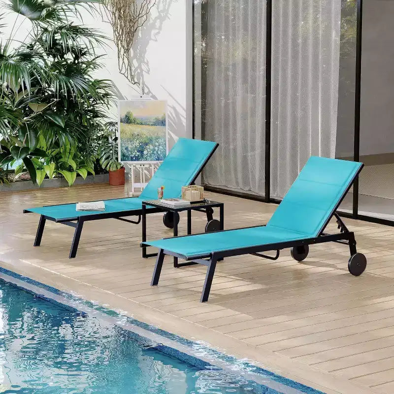 Ensemble de 3 chaises longues de patio CuisinSmart avec table d'appoint, chaises longues d'extérieur à roulettes, transats de piscine à dossier réglable