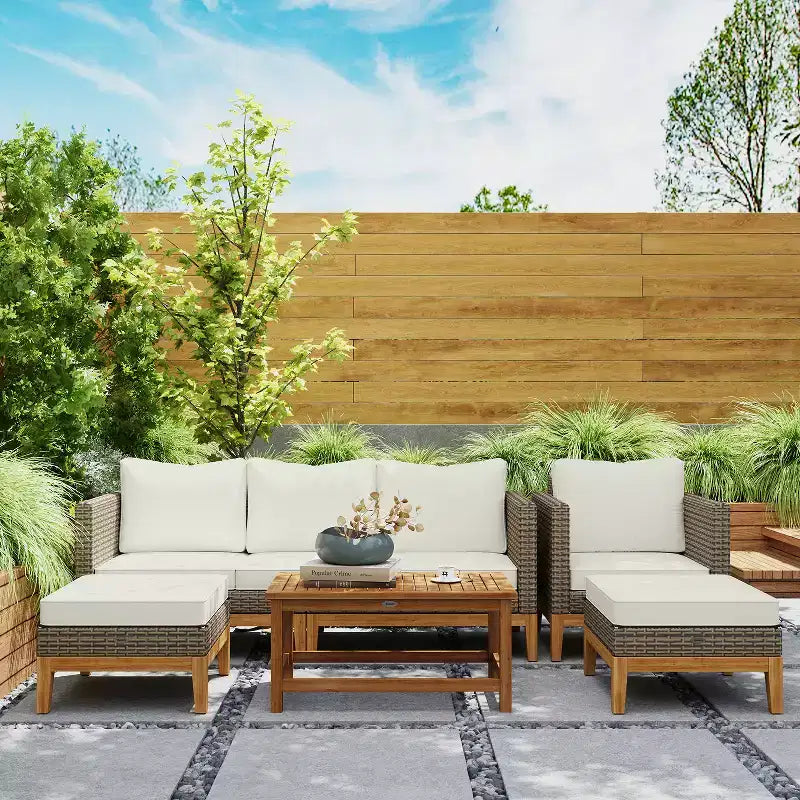 Ensemble de mobilier de jardin rembourré Outsunny, 5 pièces, cadre en bois, en rotin PE, ensemble de conversation, blanc crème